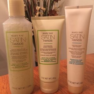 Mary Kay Satin Hands Set